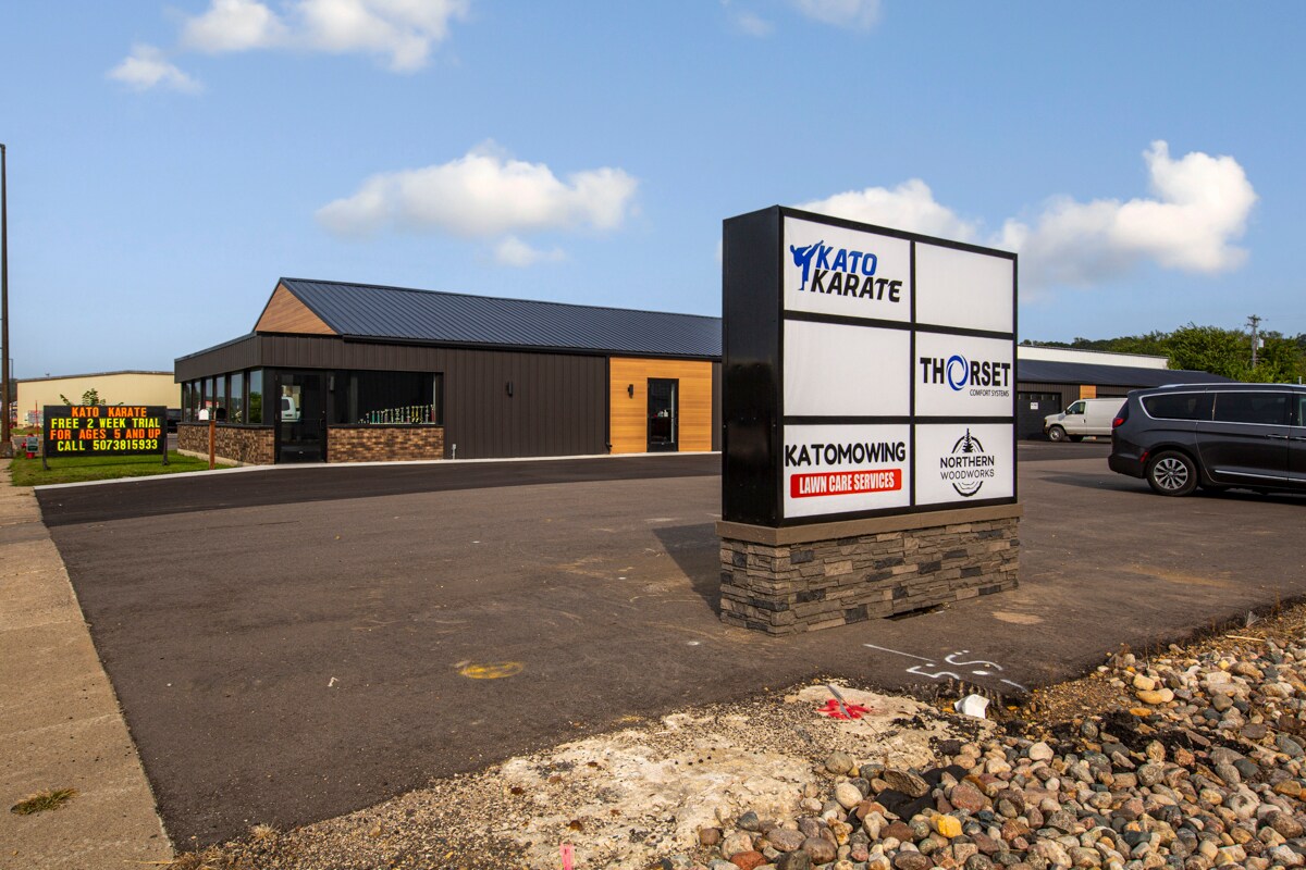 1215 N Riverfront Dr, Mankato, MN for lease Building Photo- Image 1 of 14