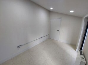 11-12 Melville Ter, Stirling for lease Interior Photo- Image 1 of 2