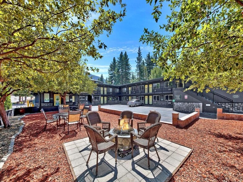 Heavenly and Secrets Inn portfolio of 2 properties for sale on LoopNet.com - Building Photo - Image 1 of 12