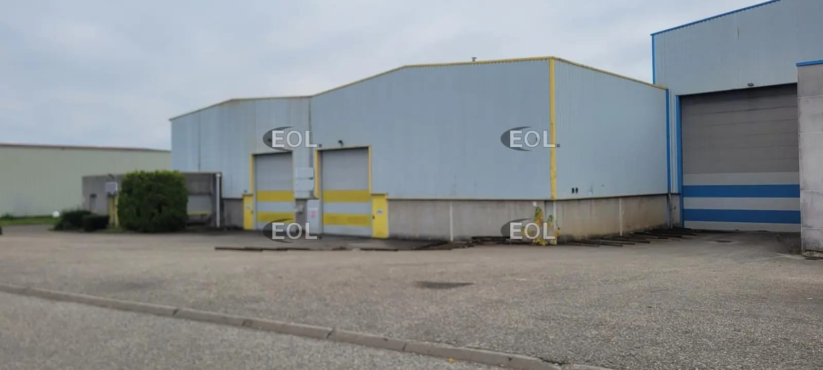 Flex in Béligneux for lease Building Photo- Image 1 of 11