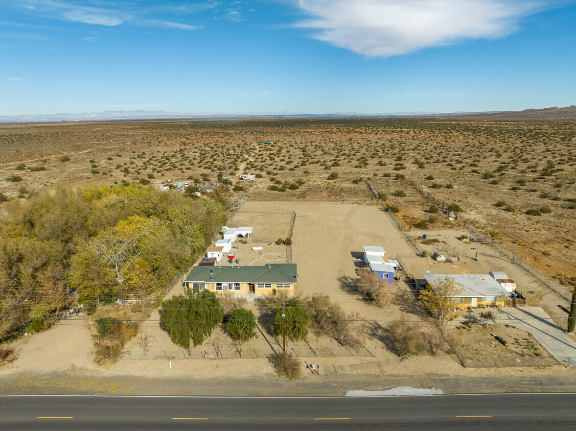 10365 E Palmdale Blvd, Palmdale, CA for sale Primary Photo- Image 1 of 1