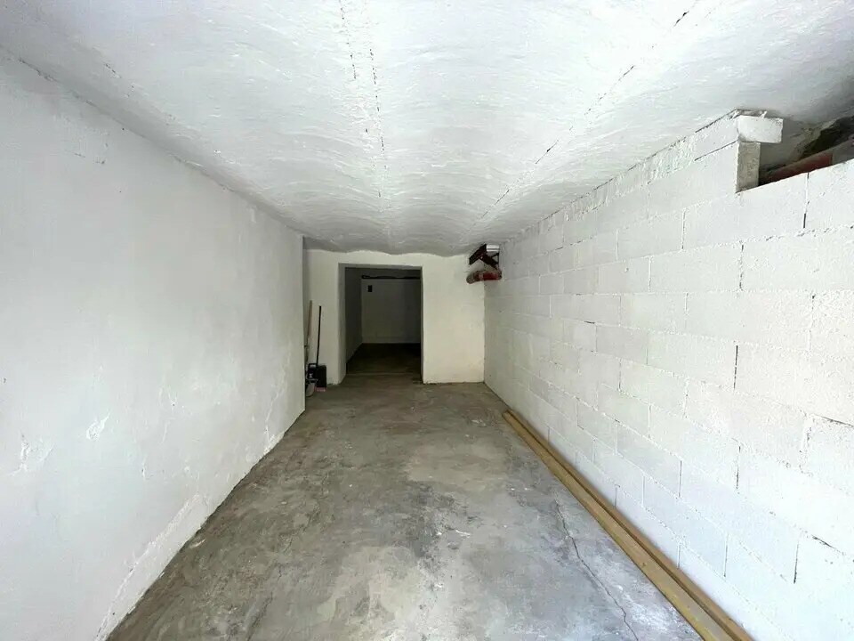 Industrial in Nice for lease Building Photo- Image 1 of 5