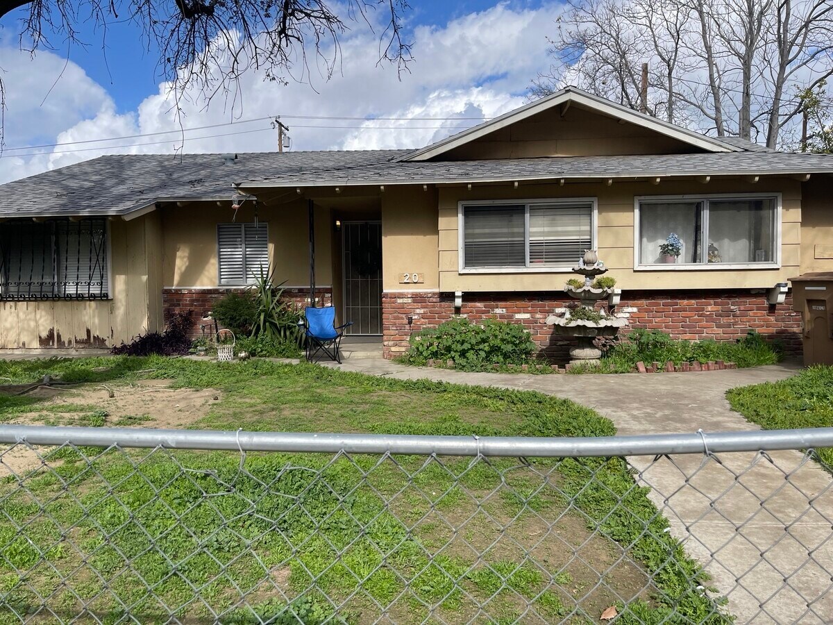 20 Niles St, Bakersfield, Ca 93305 