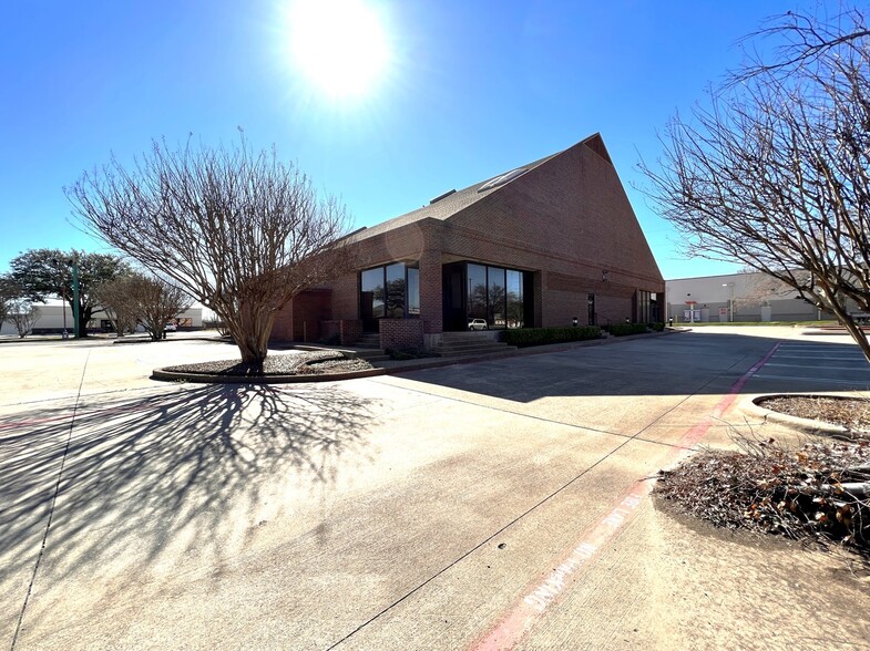 1231 E Belt Line Rd, Richardson, TX for lease - Building Photo - Image 2 of 16