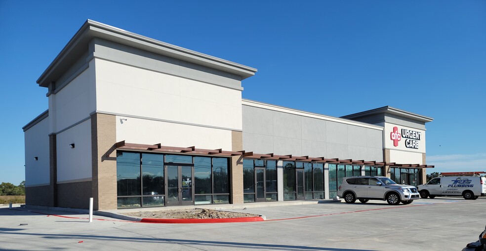 6040 Garth Rd, Baytown, TX for lease - Building Photo - Image 2 of 3