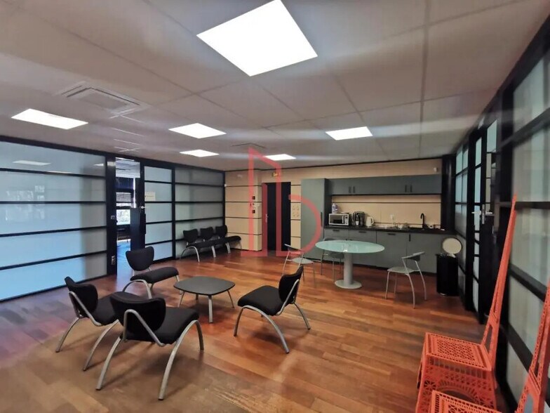 Office in Bruges for lease - Interior Photo - Image 1 of 8