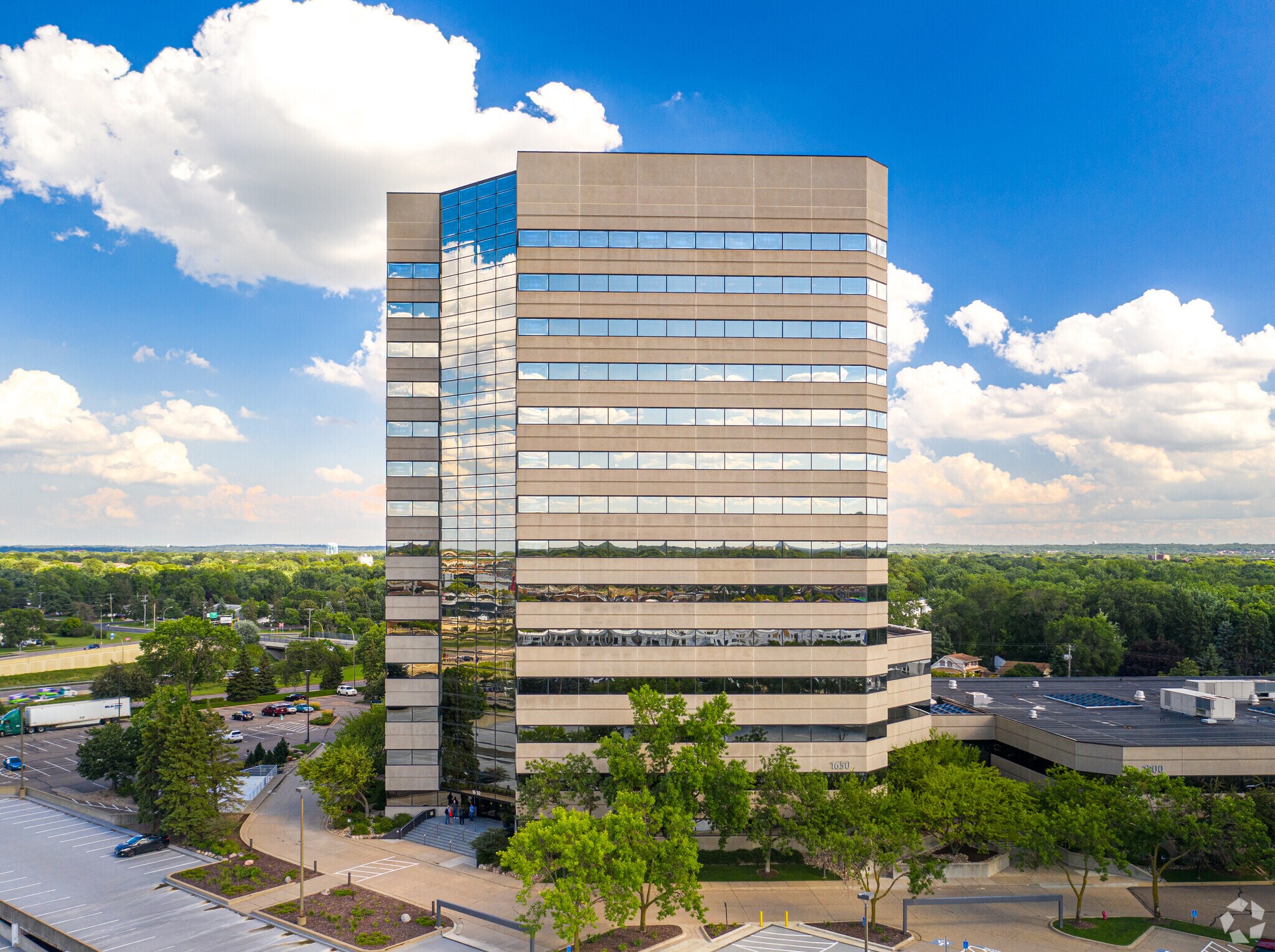 1650 82nd St W, Bloomington, MN for lease Building Photo- Image 1 of 16