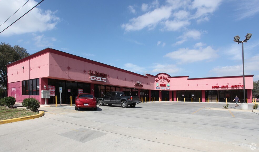 25 Berry Rd, Houston, TX 77022 Berry Center