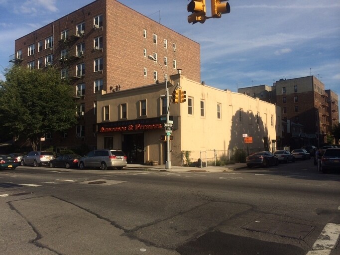 202 Caton Ave, Brooklyn, NY for sale - Primary Photo - Image 1 of 1