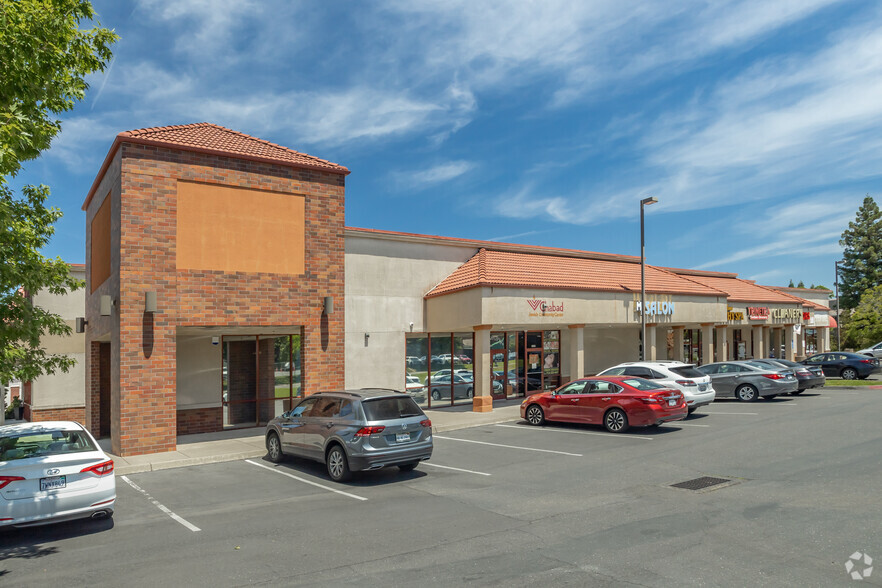 302-324 S Lexington Dr, Folsom, CA for lease - Primary Photo - Image 1 of 6