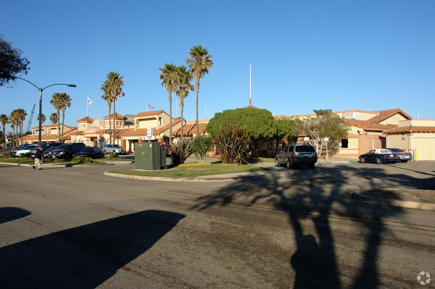 2810 Harbor Blvd, Oxnard, CA for lease - Building Photo - Image 3 of 6