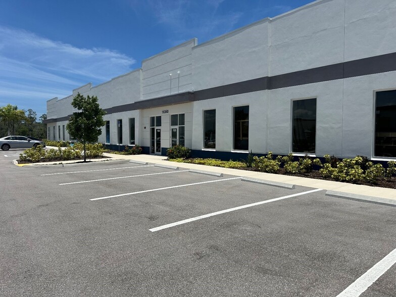 16360 Innovation Ln, Fort Myers, FL for lease - Building Photo - Image 1 of 20