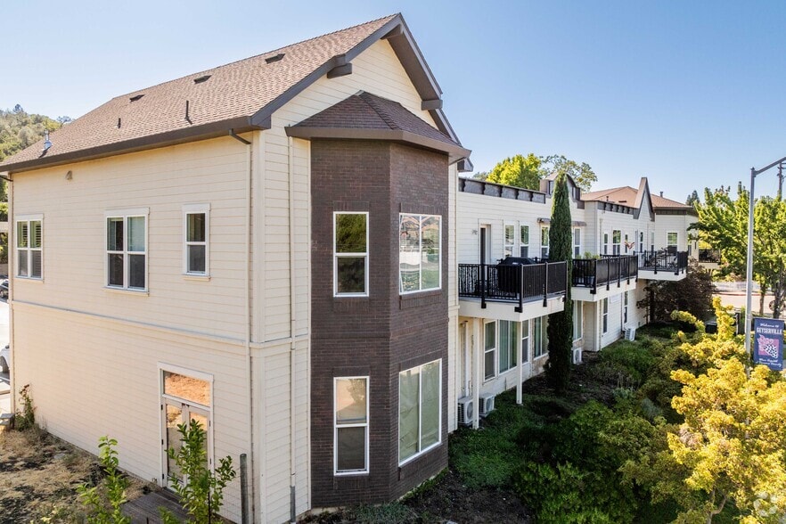 112 School House Ln, Geyserville, CA for lease - Primary Photo - Image 1 of 3