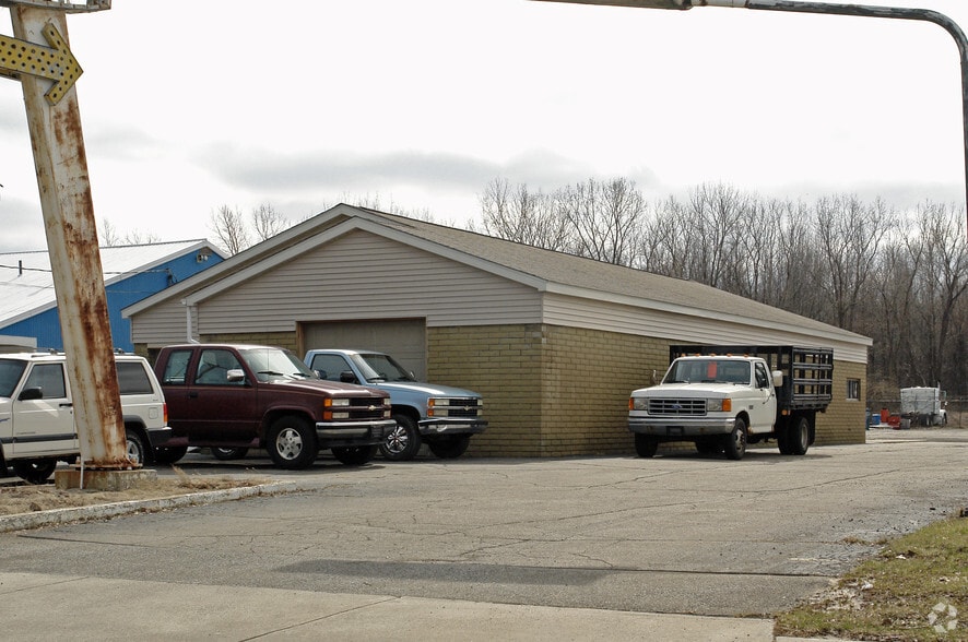 1740 Colorado Ave, Lorain, OH for sale - Primary Photo - Image 1 of 8