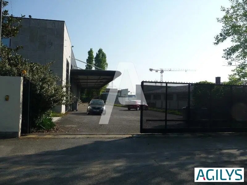 Flex in Palaiseau for lease Building Photo- Image 1 of 13