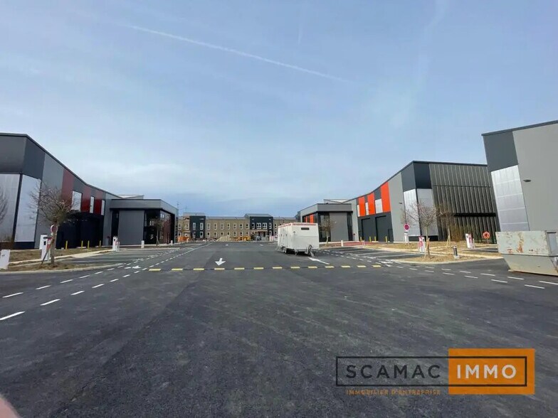 Industrial in Limeil-Brévannes for lease - Building Photo - Image 2 of 8