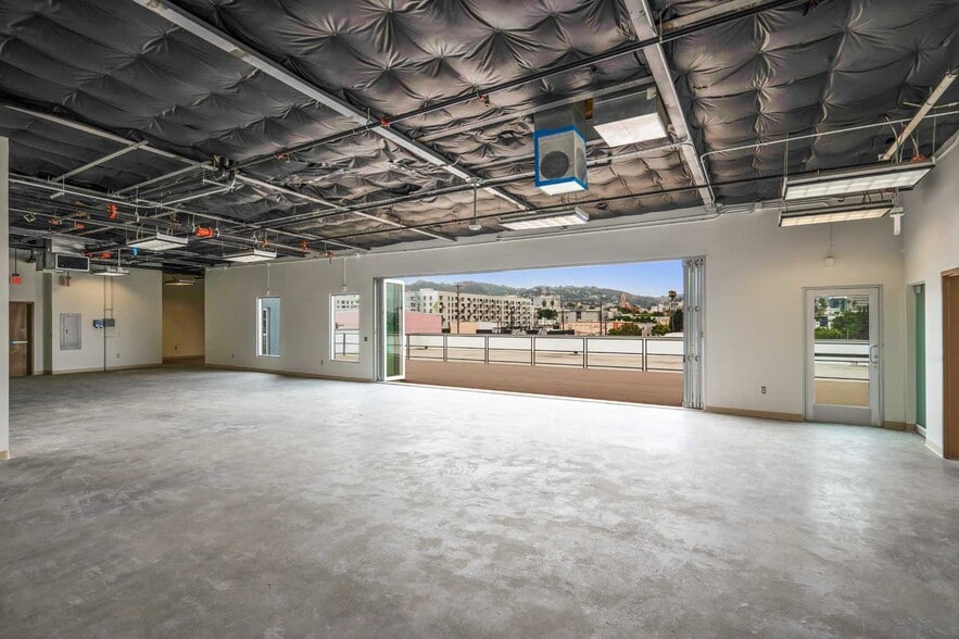 1034 Seward St, Los Angeles, CA for sale - Interior Photo - Image 3 of 8