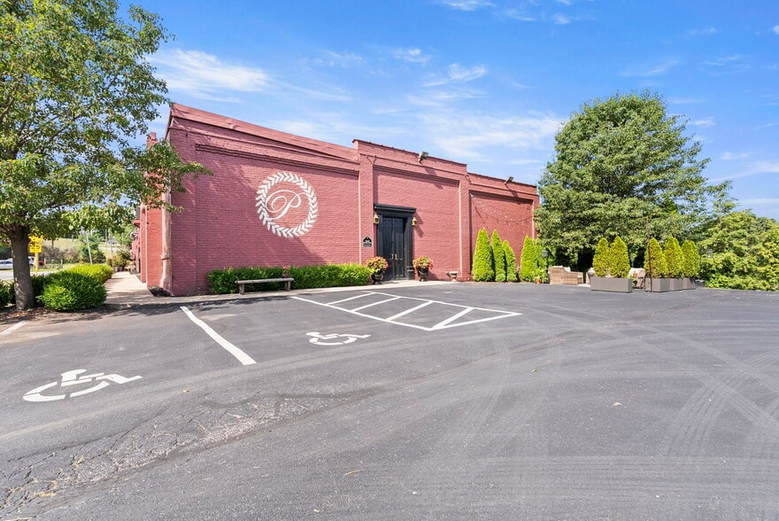 329 S Church St, Cynthiana, KY for sale - Building Photo - Image 1 of 1