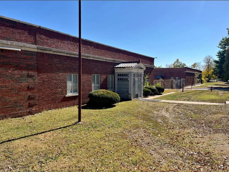 123 Belmont Blvd portfolio of 4 properties for sale on LoopNet.com - Building Photo - Image 2 of 11