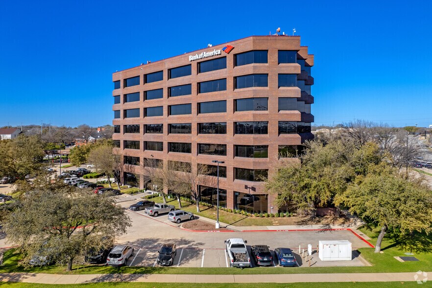 2000 E Lamar Blvd, Arlington, TX 76006 Bank of America