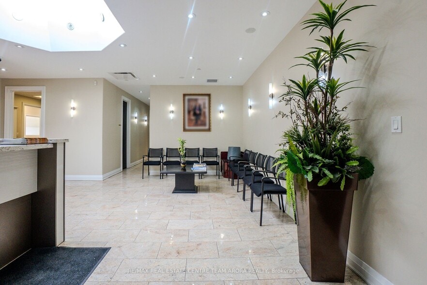 1804 Alstep Dr, Mississauga, ON for lease - Interior Photo - Image 3 of 16