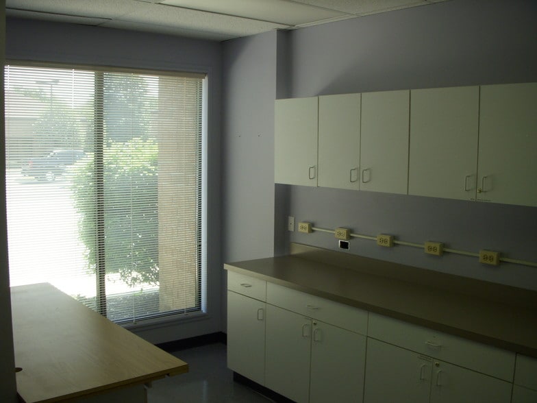 19720 Governors Hwy, Flossmoor, IL for sale - Building Photo - Image 3 of 9