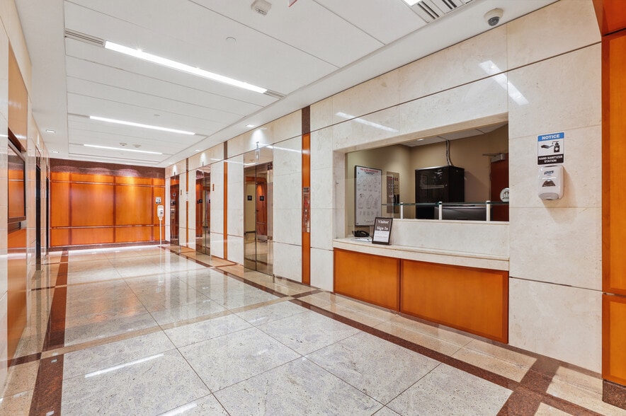 7700 Old Georgetown Rd, Bethesda, MD for lease - Interior Photo - Image 2 of 18