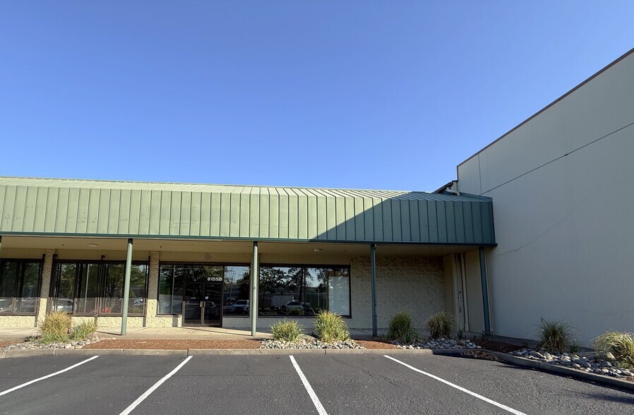8155 SE Deer Creek Ln, Milwaukie, OR for lease - Building Photo - Image 2 of 6