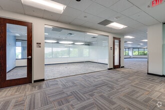 1250 Northland Dr, Saint Paul, MN for lease Interior Photo- Image 2 of 5