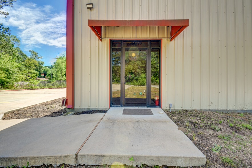 24396 FM 2090 Rd, Splendora, TX for sale - Building Photo - Image 3 of 53