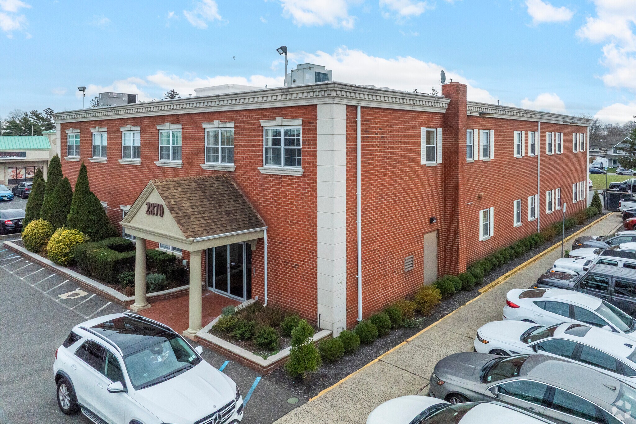 2870 Hempstead Tpke, Levittown, NY for sale Primary Photo- Image 1 of 1