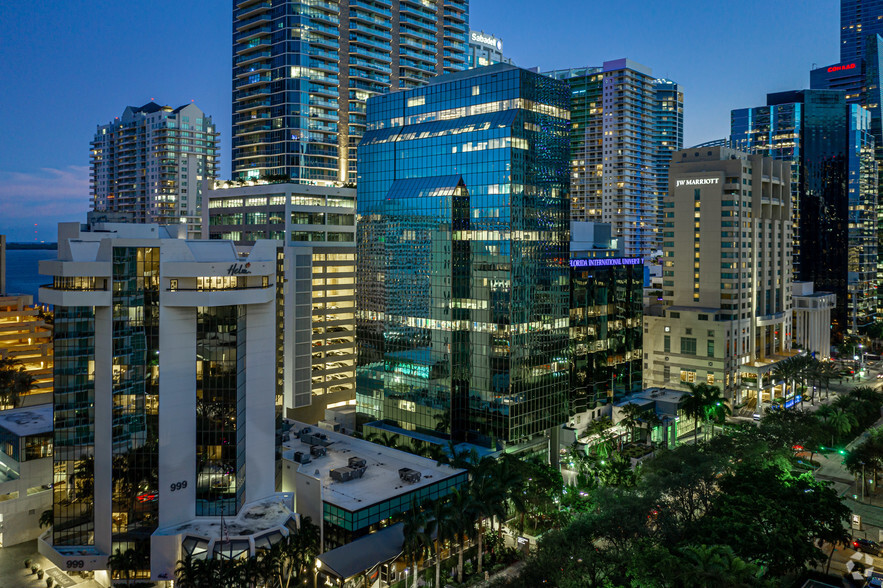 1101 Brickell Ave, Miami, FL for lease - Primary Photo - Image 1 of 9