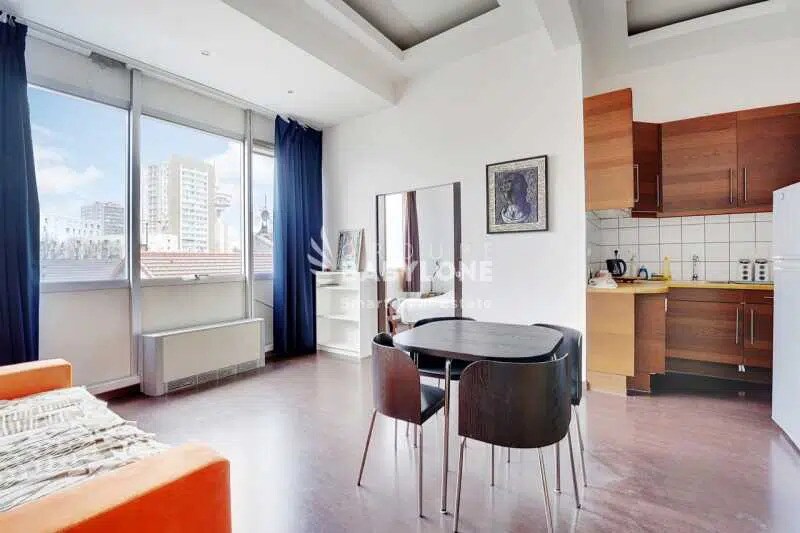 Office in Les Lilas for sale Interior Photo- Image 1 of 3