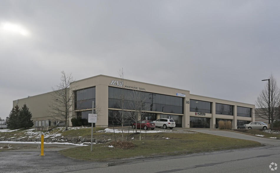 545 Trillium Dr, Kitchener, ON for lease - Primary Photo - Image 1 of 5