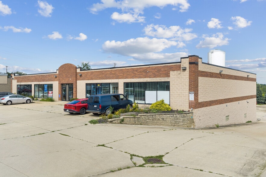 7435-7441 Mentor Ave, Mentor OH - Retail Space