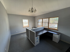 24 Old Albany Post Rd, Croton On Hudson, NY for lease Interior Photo- Image 2 of 10