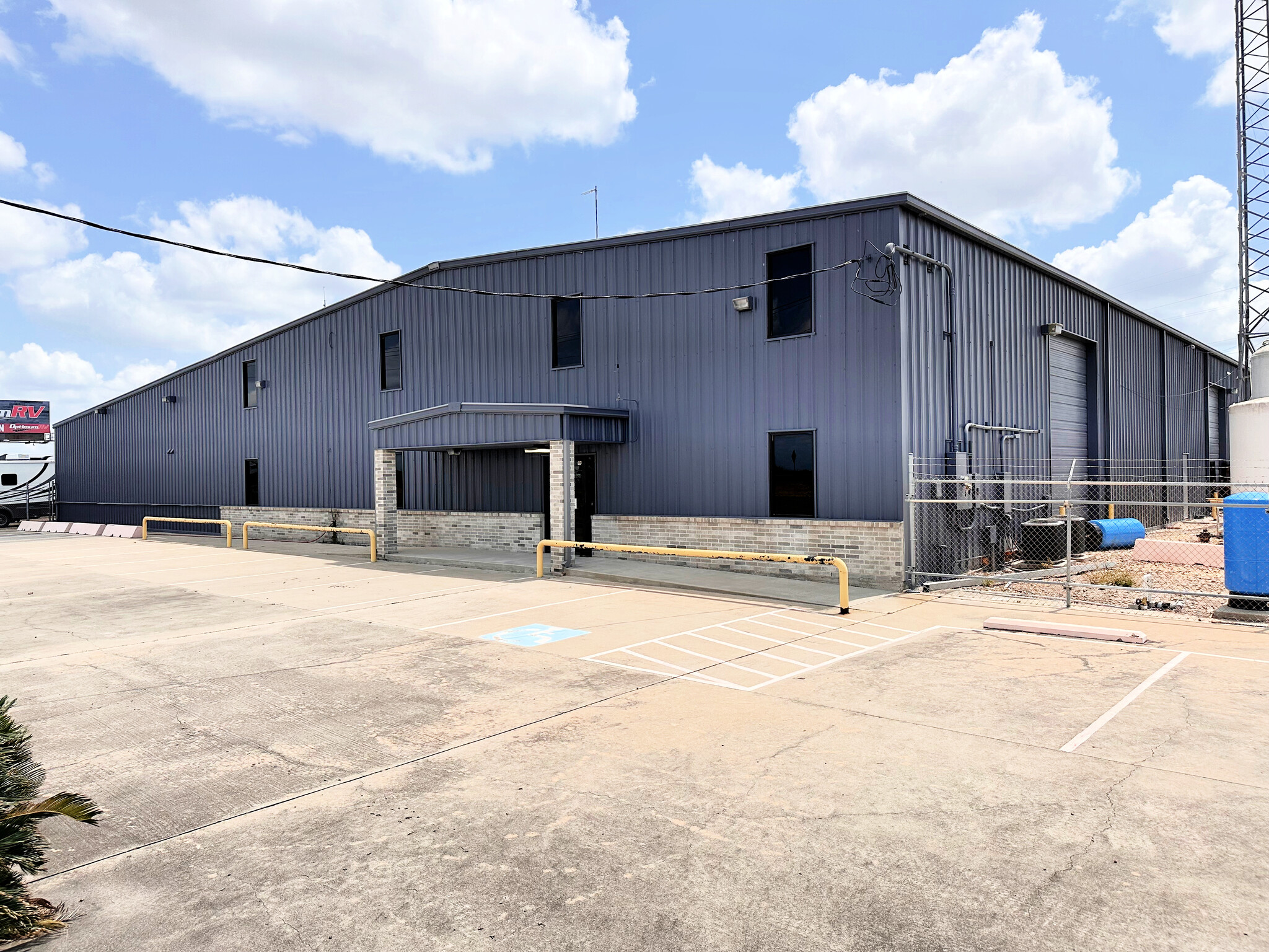 2002 IH 69 Access Rd, Robstown, TX for lease Building Photo- Image 1 of 8