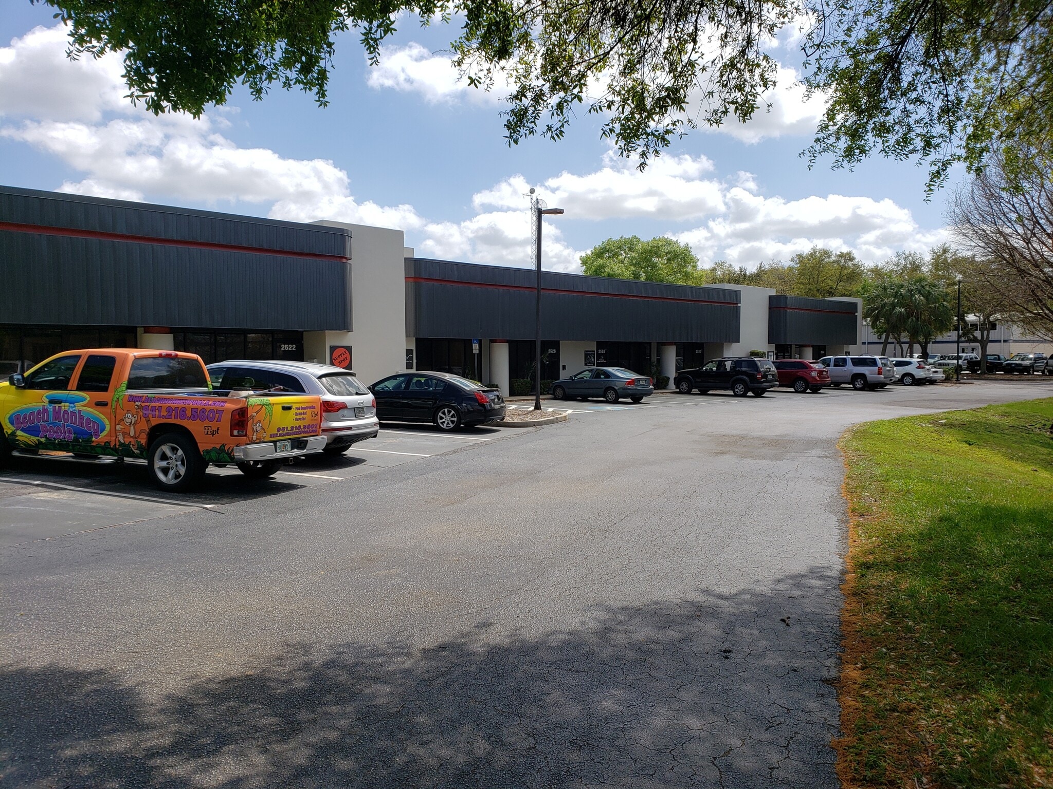 2534 Trailmate Dr, Sarasota, FL for lease Building Photo- Image 1 of 3