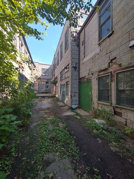 2251 Troy St, Chicago, IL for sale - Building Photo - Image 2 of 13