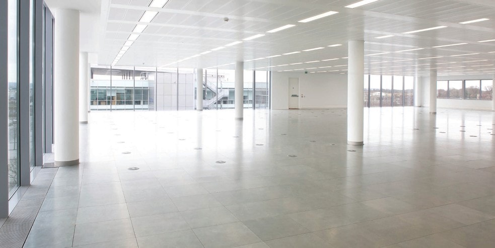 3 Beehive Ring Rd, Gatwick for lease - Interior Photo - Image 2 of 7