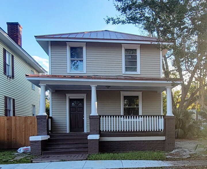 608 E 39th St, Savannah, GA 31401