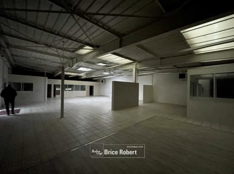 41 Rue Louis Pradel, Corbas for sale - Interior Photo - Image 3 of 7