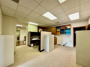 66 Cedar St, Newington, CT for lease Interior Photo- Image 2 of 11