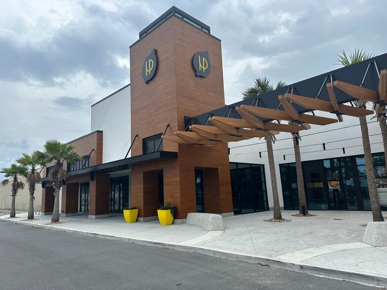 500-580 Atlantic Blvd, Neptune Beach, FL for lease - Building Photo - Image 2 of 10