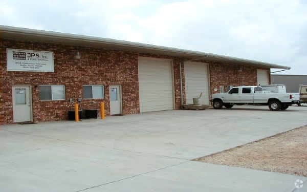 810 Tradesmen's Park Loop, Hutto, TX for lease - Building Photo - Image 3 of 3