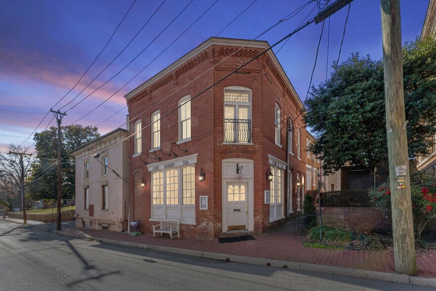 12 Culpeper St, Warrenton, VA 20186