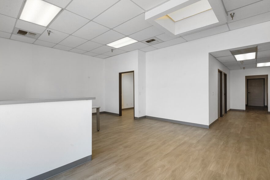 6801 McDivitt Dr, Bakersfield, CA for lease - Building Photo - Image 3 of 8