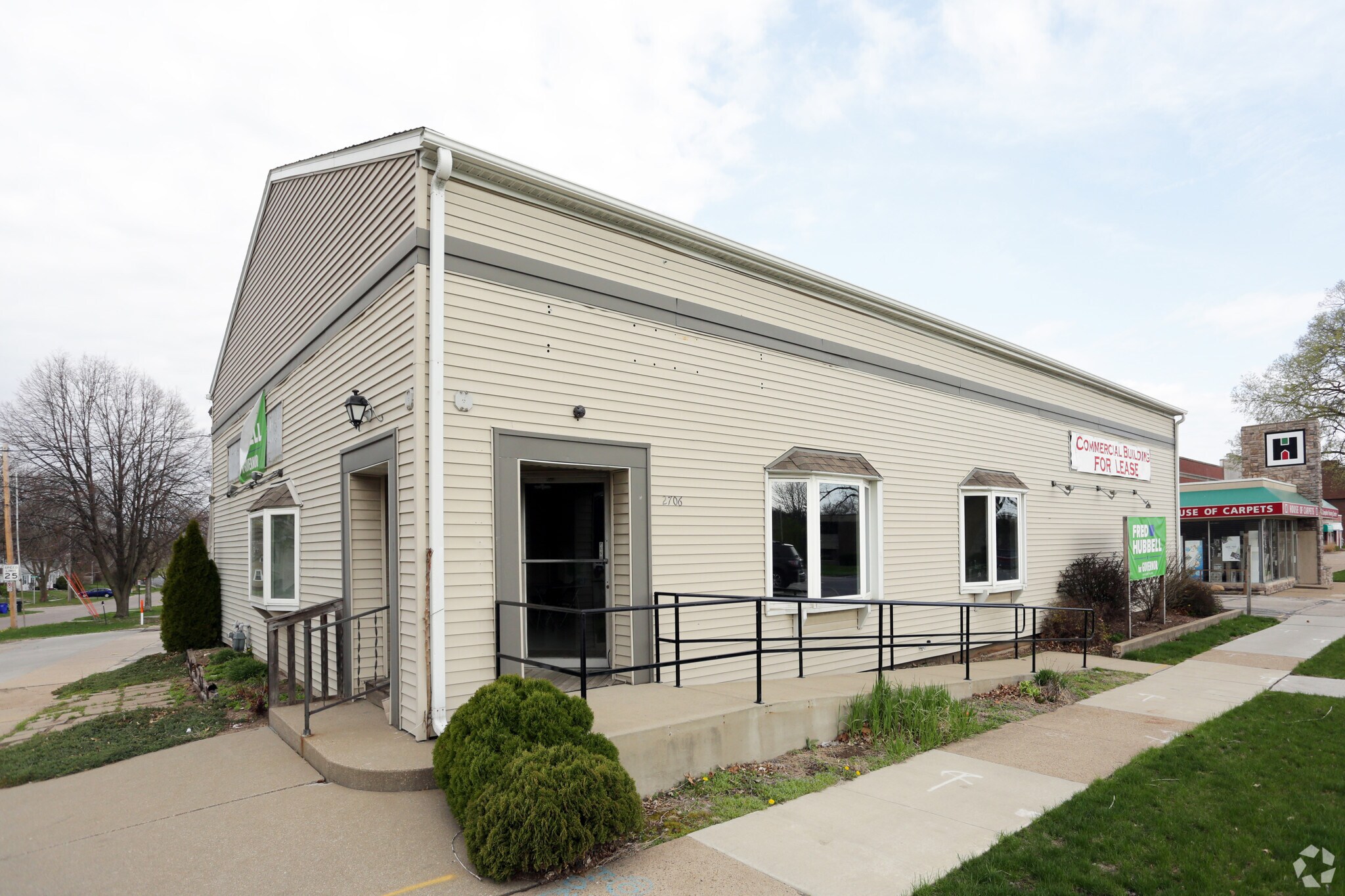 2706 1st Ave NE, Cedar Rapids, IA for sale Primary Photo- Image 1 of 1