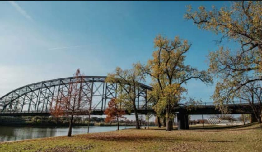 5200 Beverly Dr, Waco, TX for lease - Building Photo - Image 2 of 7