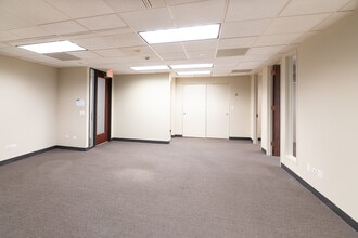 3701 Algonquin Rd, Rolling Meadows, IL for lease Building Photo- Image 2 of 7